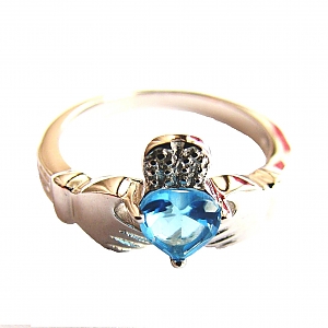 Кладдахское кольцо с голубым топазом. Серебро.
